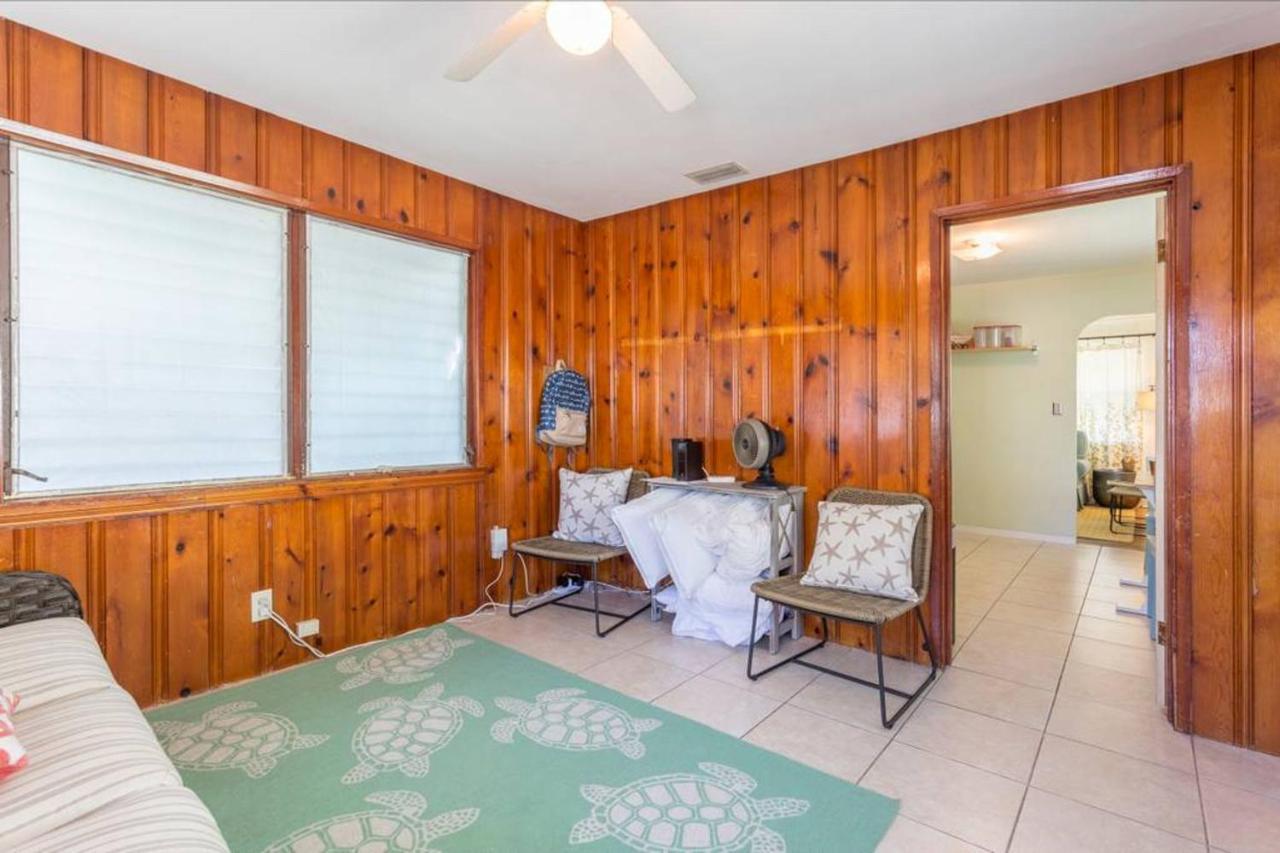 Northeast St. Petersburg Cottage By Techtravel Exterior photo