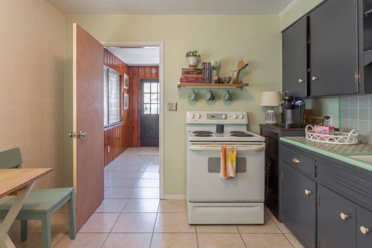 Northeast St. Petersburg Cottage By Techtravel Exterior photo